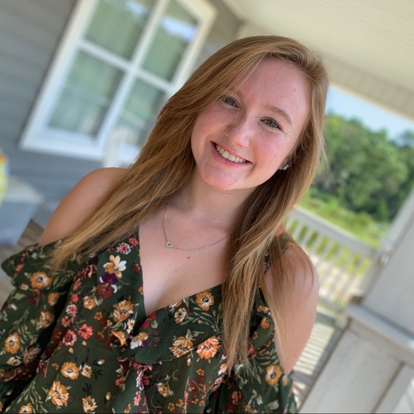 Meet your Posher, Katelyn - Picture 2 of 2